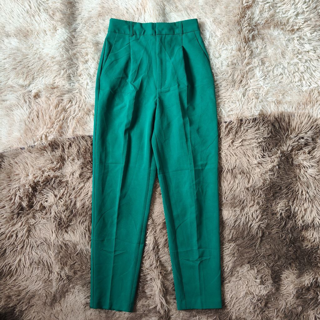 กางเกง Gu                    .