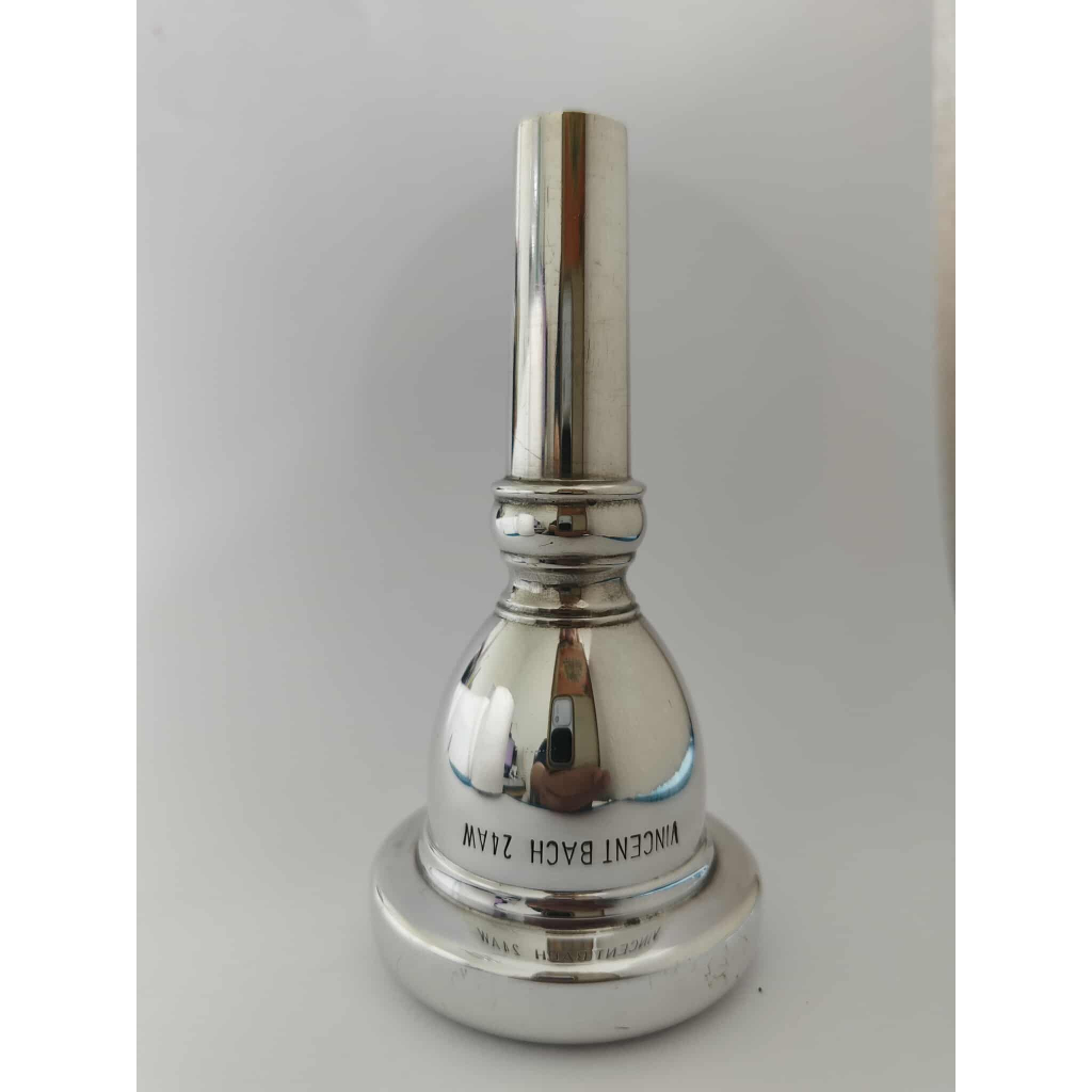 Vincent Bach Tuba Mouthpiece เม้าพีชทูบา  ยี่ห้อ Vincent Bach ขนาด24AW มือสองสภาพเยี่ยม