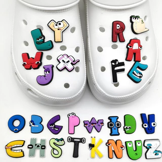 Hot เสน่ห์รองเท้า ดิY จดหมาย ฮีโร่ shoe charms สไตล์ การ์ตูน รองเท้าแตะ หัวเข็มขัด พีวีซี รองเท้า อุปกรณ์เสริม ปุ่ม