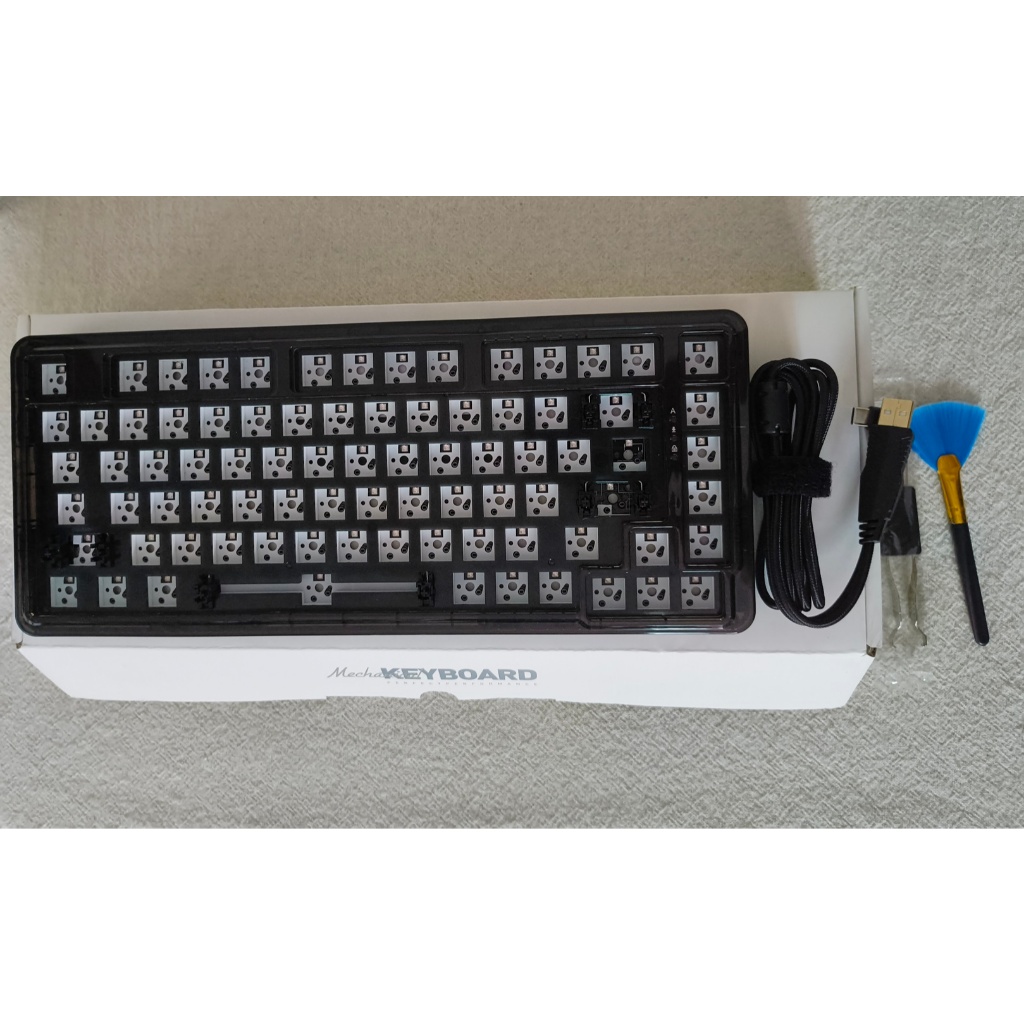 [มือสอง] คีย์บอร์ด Zifriend ZT82 Custom Keyboard RGB แบบมีสาย *ส่งฟรี