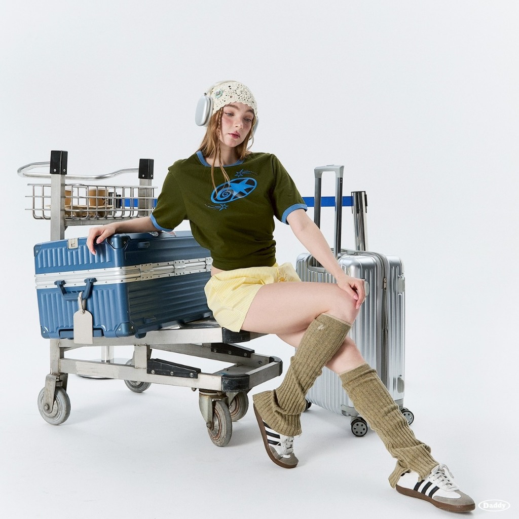 DADDY | Spiral Star Boxy Ringer Tee เสื้อยืด สีเขียวขี้ม้า สุดน่ารัก - รูปที่ 4