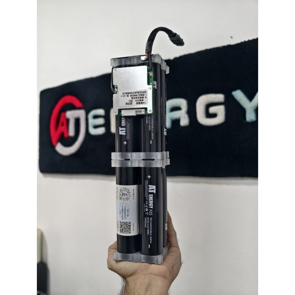 แบตเตอรี่ลิเทียมฟอตเฟต 8S 25.6-29.2V 15,000mAh BMS 30A บลูทูธ whit balance