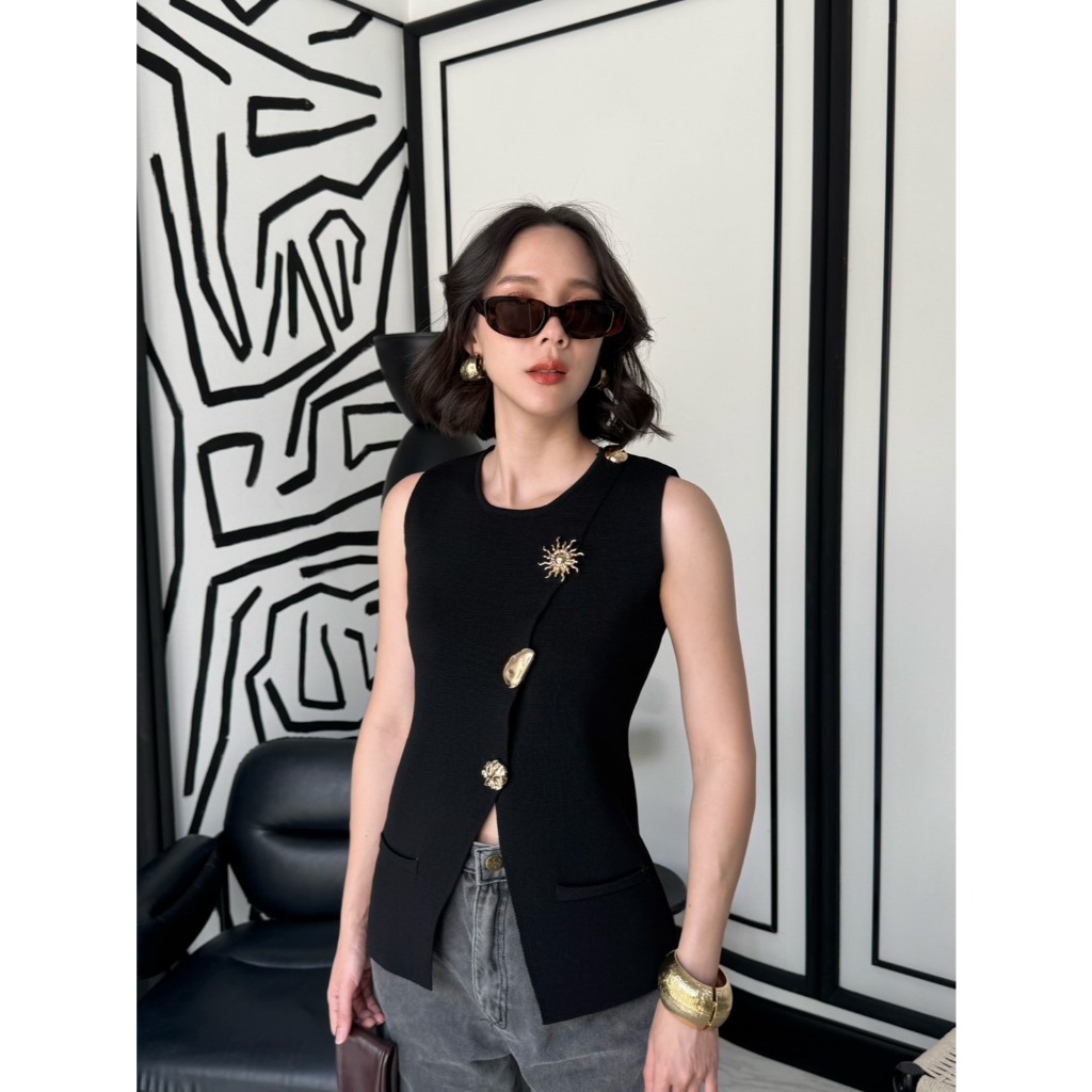 colourblockmatter - Betty Knit Top 🖤⚡️เสื้อแขนกุดไหมพรมแข็งอยู่ทรง มี 3 สี