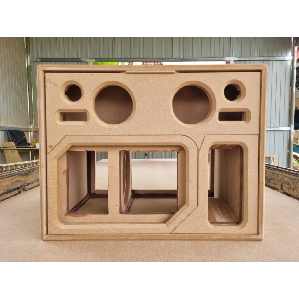 ตู้ลำโพง แบนพาส 8 นิ้ว กระแทกข้าง