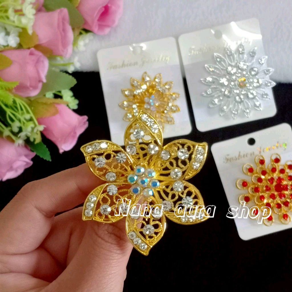 เข็มกลัดติดหน้าอกเสื้อ ประดับเพชรพลอย สีทอง สีเงินขาว