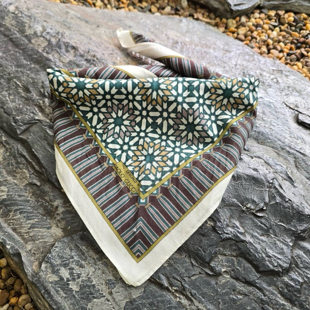 ผ้าเช็ดหน้า ผ้าพันคอ Rare!!! Vintage PAOLO GUCCI Handkerchief Size 17.5 นิ้ว