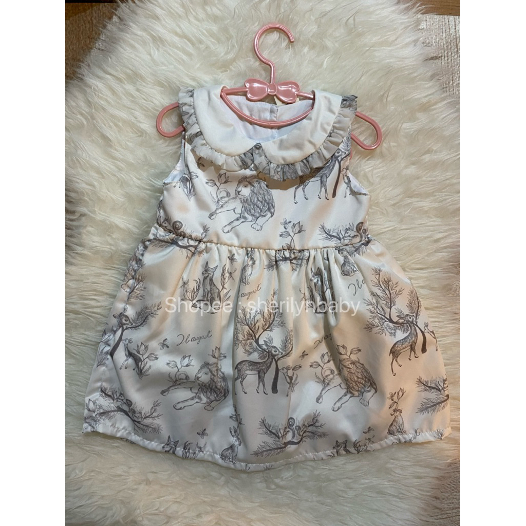 21 August เดรสคอบัวลูกสาว 2T เนื้อผ้ามันๆ ลื่นๆ ใส่สบาย (สภาพดี)