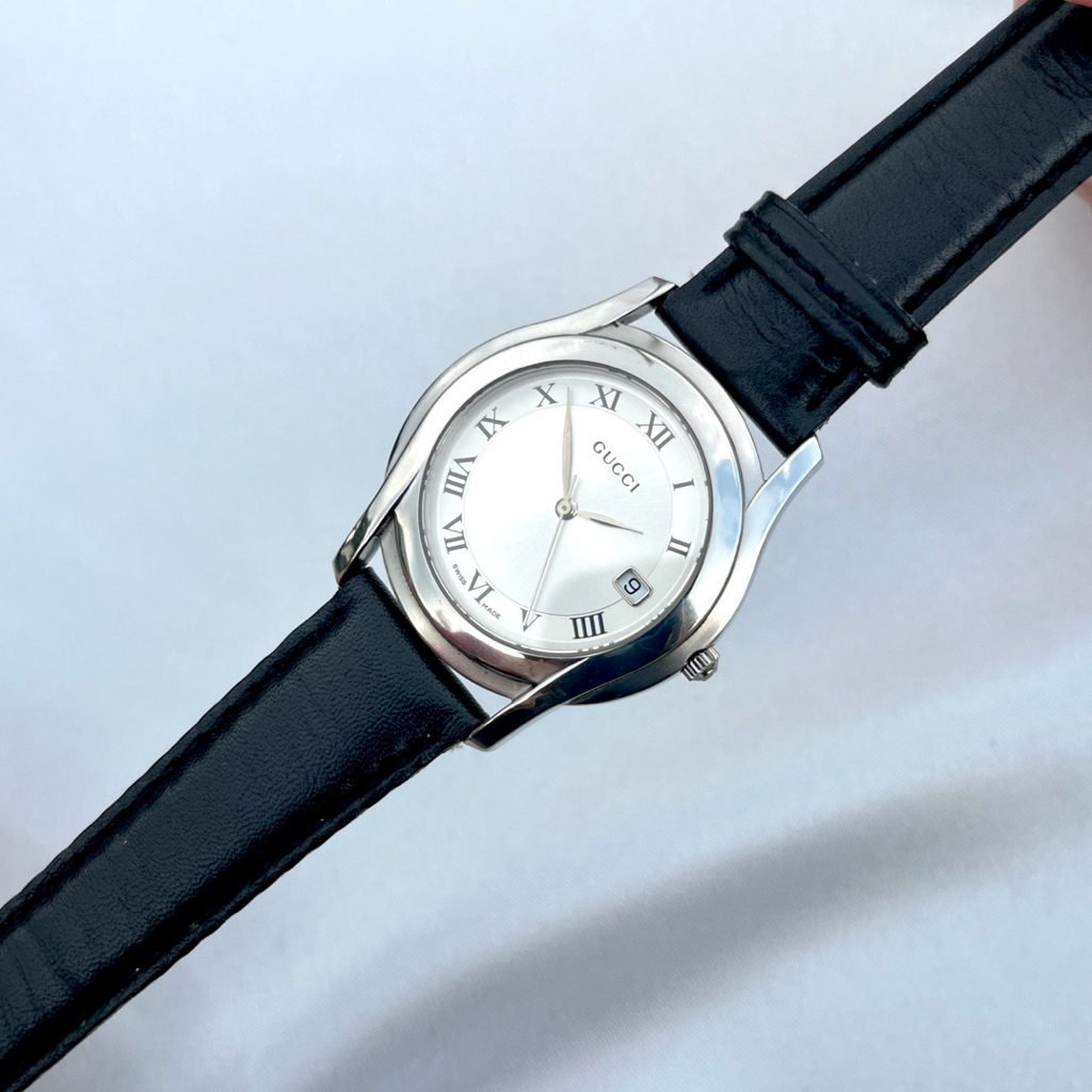 นาฬิกา GUCCI 5500Mแบรนด์เนมแท้100%สวยๆมีกล่องแทนไม่แท้ยินดีคืนเงิน