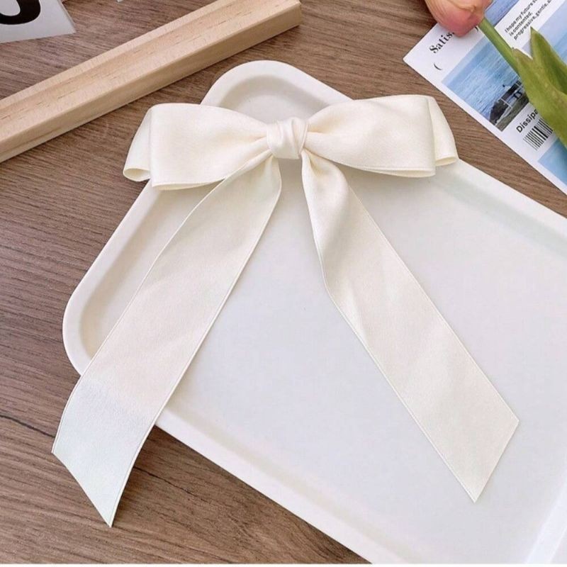 🎀 กิ๊บโบว์ติดผมขนาด 13x15 cm งานกิ๊บสปริงใช้งานง่าย สีอ่อนคุมโทนสุดละมุน จะติดในวันสบาย ๆ ก็ดูน่ารัก หรือออกงานก็ดูสุภาพ