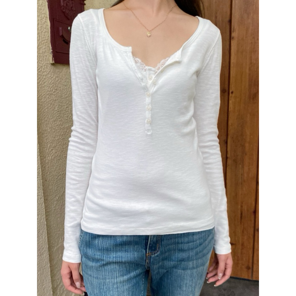 พร้อมส่ง 🎀 Brandy Melville | Zelly Top (White)