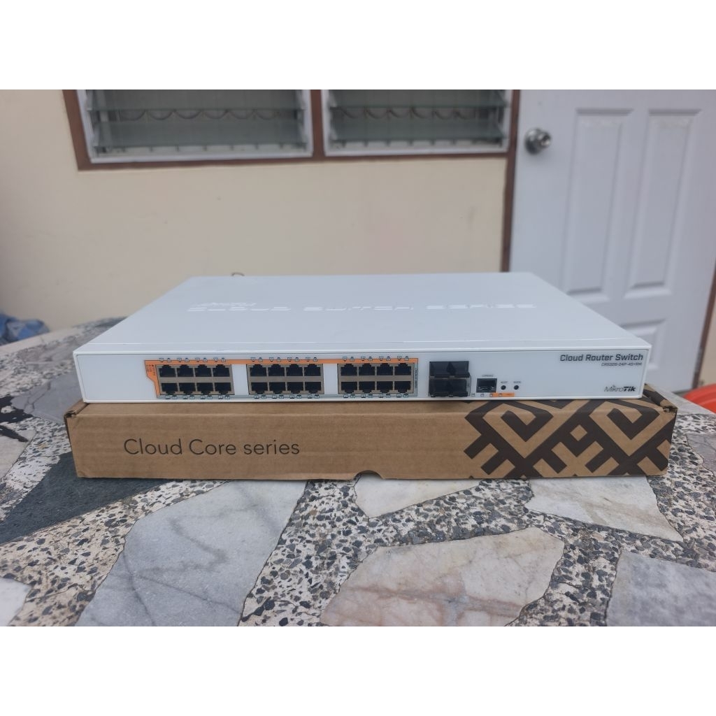 Mikrotik CRS328-24P-4S+RM สินค้ามือ2สภาพดี