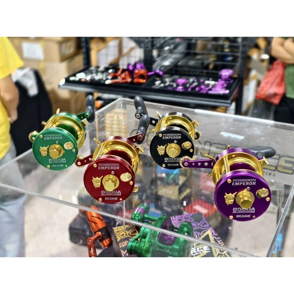รอกเบทPoseidon Emperor 6500Aหมุนขวาเหลือสีดำทองกับม่วงทองราคาต่อ1ตัว