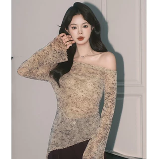 Elly พร้อมส่ง🦊เสื้อยืดผู้หญิง💫เสื้อปาดไหล่แขนยาว สีมัดยอม ดีไซน์ปายเสื้อเฉียง เสื้อครอปรัดรูป แฟชั่นเกาหลี สไตล์ลำลอง