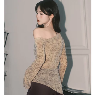 Elly พร้อมส่ง🦊เสื้อยืดผู้หญิง💫เสื้อปาดไหล่แขนยาว สีมัดยอม ดีไซน์ปายเสื้อเฉียง เสื้อครอปรัดรูป แฟชั่นเกาหลี สไตล์ลำลอง