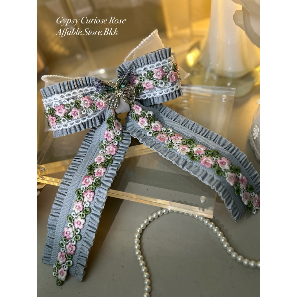 Gypsy Curiose Rose กิ๊บโบว์ติดผมสุดน่ารักจาก affable.store พร้อมส่งค่ะ