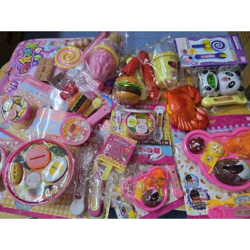 ของเล่นเด็ก ป้อนไอติม พุดดิ้ง  อาหารหลายอย่าง ราคาต่อ1ชิ้น