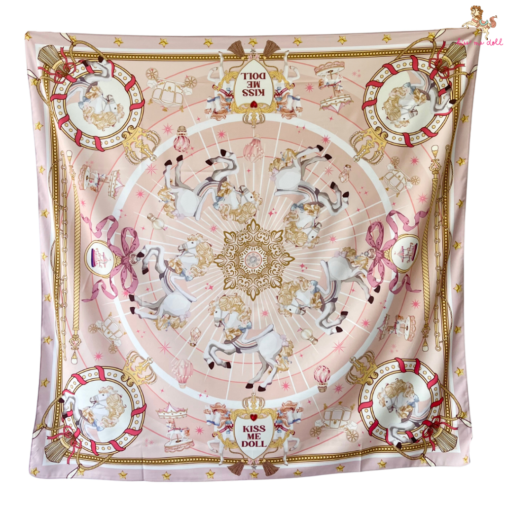 ผ้าพันคอ/ผ้าคลุมไหล่ Kiss Me Doll - Classic ลาย Wondering ขนาด 100x100 cm.