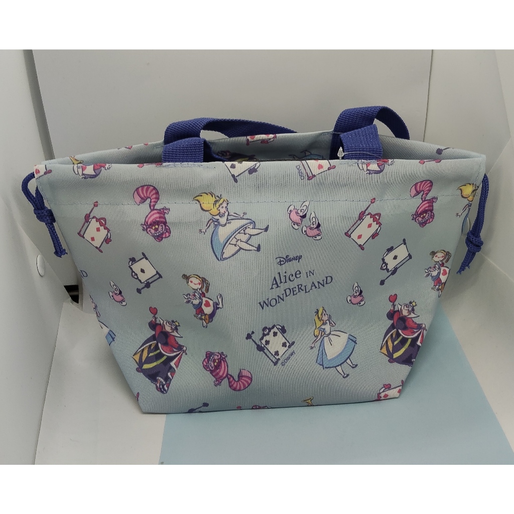 【Direct from Japan】ถุงใส่อาหารกลางวันแบบมีเชือกผูก ลายดิสนีย์ อลิซในแดนมหัศจรรย์ Drawstring Lunch Bag Disney Alice in Wonderland