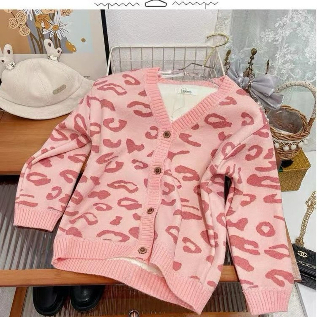SALE หมดแล้วหมดเลย พร้อมส่งจากไทยค่ะ เสื้อสเวตเตอร์เด็กผู้หญิง สีชมพู แต่งลายเสือดาว ด้านในบุขนอุ่นๆ BQ46