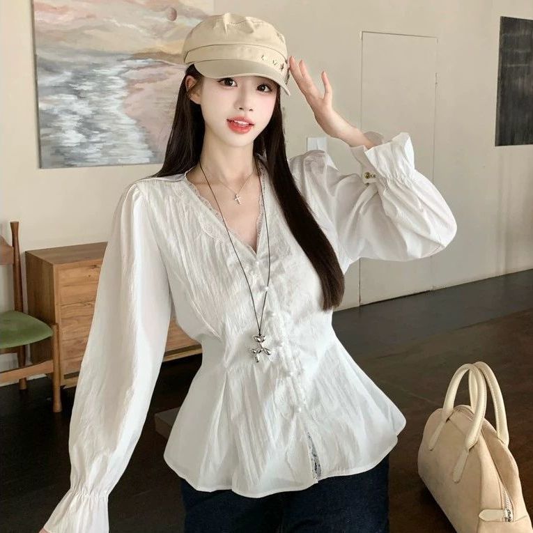 LINNA~Xเวอร์ชั่นเกาหลี คอวี ลูกไม้ แขนยาว เสื้อเชิ้ต รุ่นใหม่ สไตล์หวาน