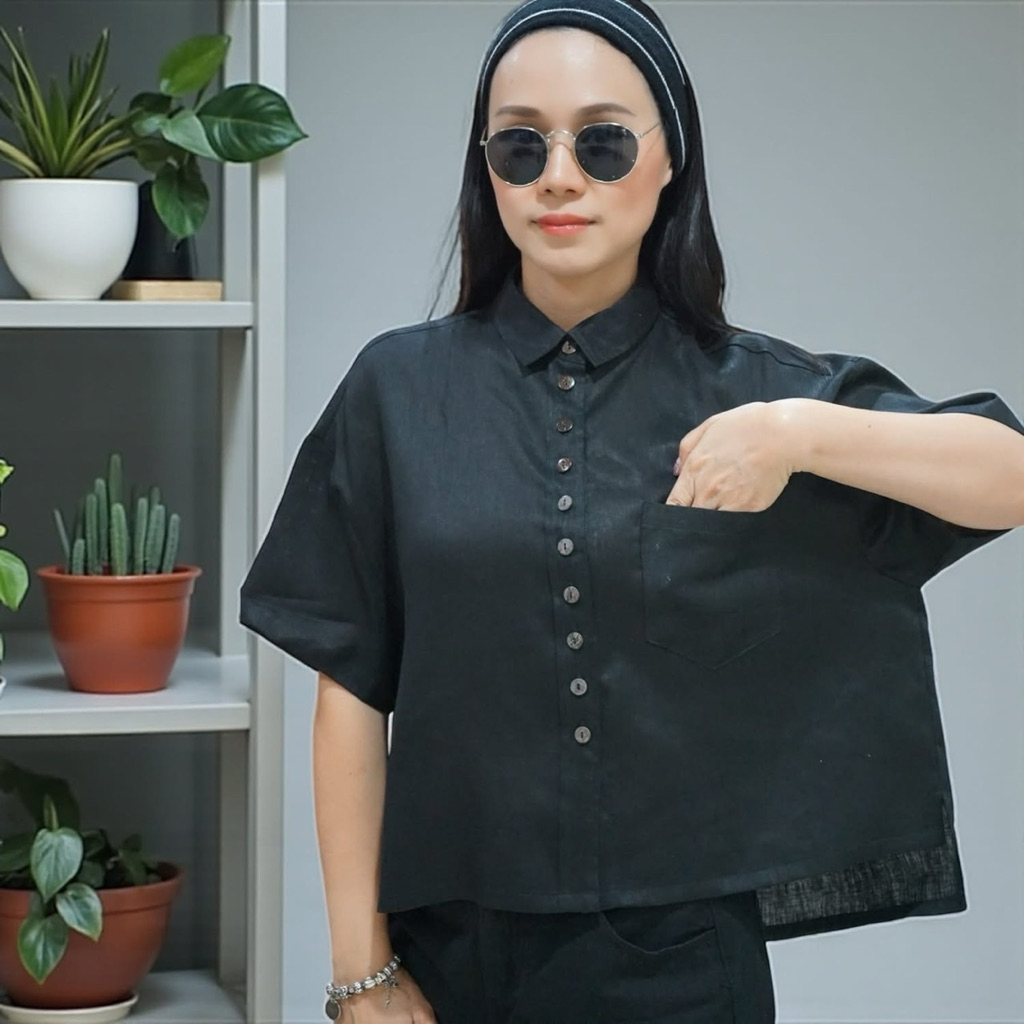 5th Jan เสื้อคอปก แขนสั้น กระดุมคู่ผ่าหน้า ผ้าลินินแท้ 100% สีพื้น แบบเรียบ-เก๋ “อก 48-50 นิ้ว“