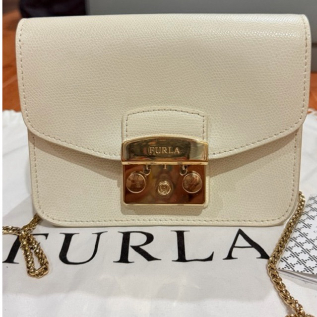 กระเป๋ามือสอง FURLA METROPOLIS MINI CROSS BODY BAG แท้💯%