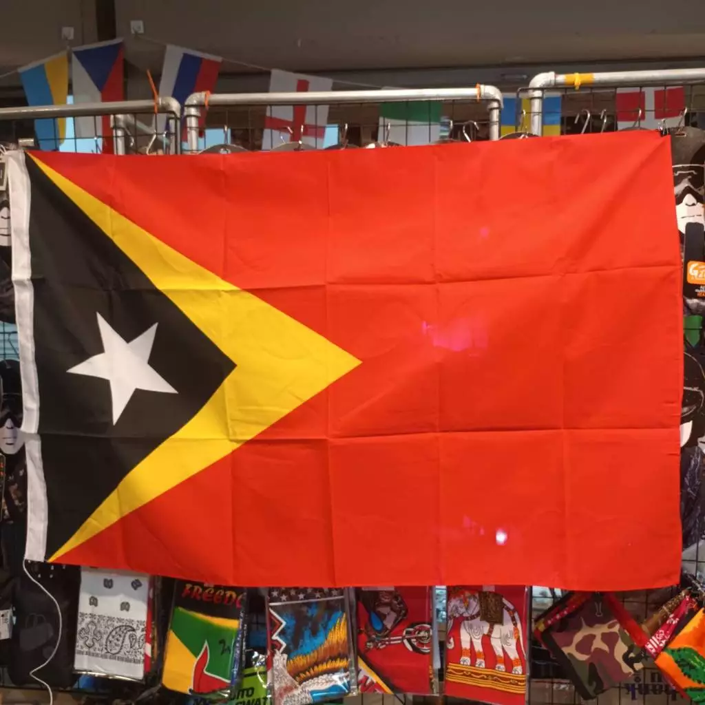 TIMOR LESTE ติมอร์เลสเต ธง เบอร์6 60x90cm เบอร์8 80x120cm Tec40store ไรท์สาระกับครูแว่น #ธงนานาชาติtec40