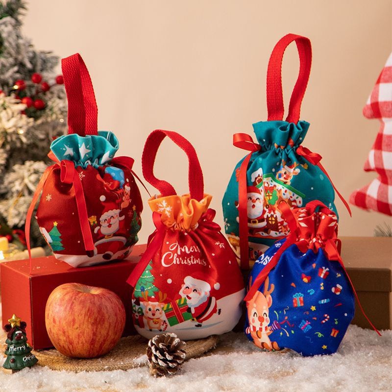 กระเป๋าหูรูด คริสต์มาส Christmas ถุงผ้า เนื้อผ้านิ่ม ถุงใส่ของขวัญ แบบคล้องแขน พร้อมส่ง