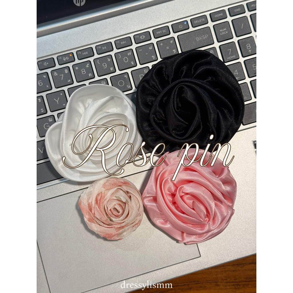 Rose pin เข็มกลัดกุหลาบสำหรับรุ่น girly top / dressylismm
