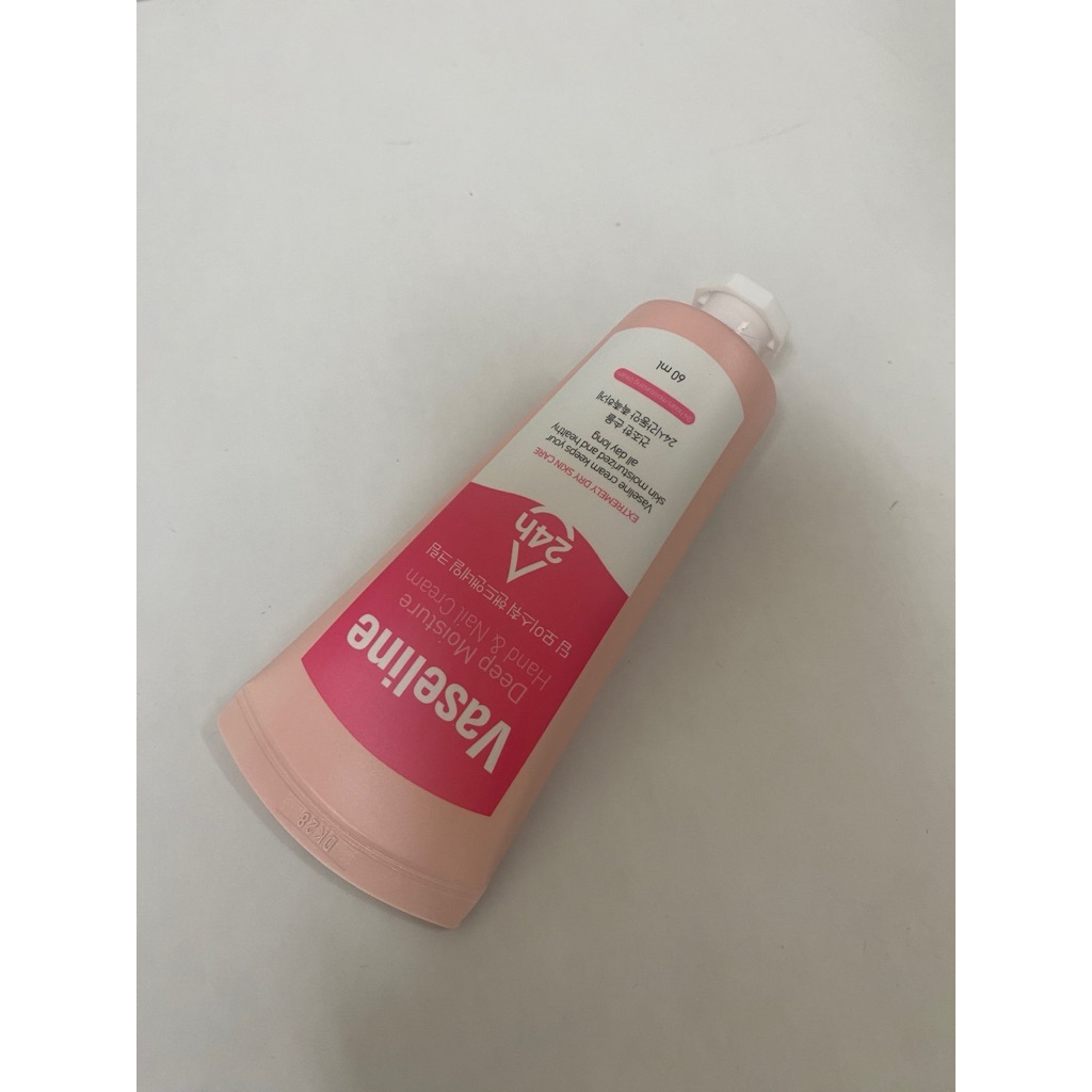Vaseline Deep Moisture Hand & Nail Cream / Foot Cream — ผิวนุ่มลื่น คืนความชุ่มชื้นทันที