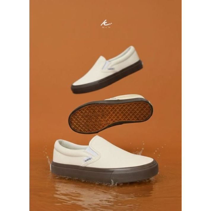 KIM&CO. Sunrise (KF008M-BEBR)  รองเท้าผ้าใบทรงสลิปออนกันน้ำ  แฟชั่นผู้หญิง วัสดุหนัง PU   นุ่มสบาย ไ