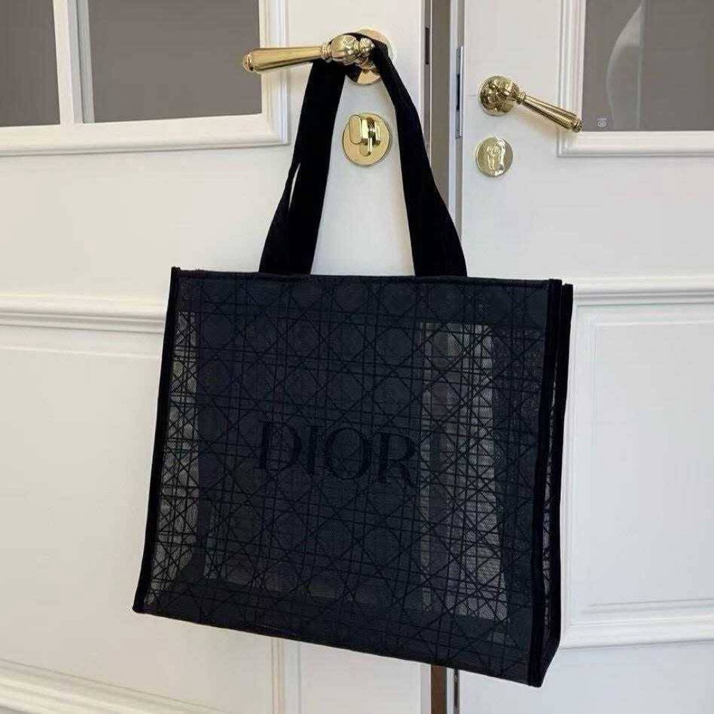 รวมรุ่น กระเป๋า Dior Beauty Pouch  กระเป๋า/Dior VIP Tote Bag Exclusive
