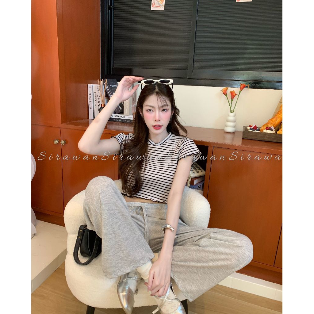 MahahengCloset เสื้อยืดครอป ลายขวางตัวจิ๋ว ใส่แล้วสดใสน่ารักมาก ทรงพอดีตัว ช่วยให้ลุคดูเพรียว ราคา ถูกที่สุด ดีลบีเคเค แกลเลอรีภาพที่ 6