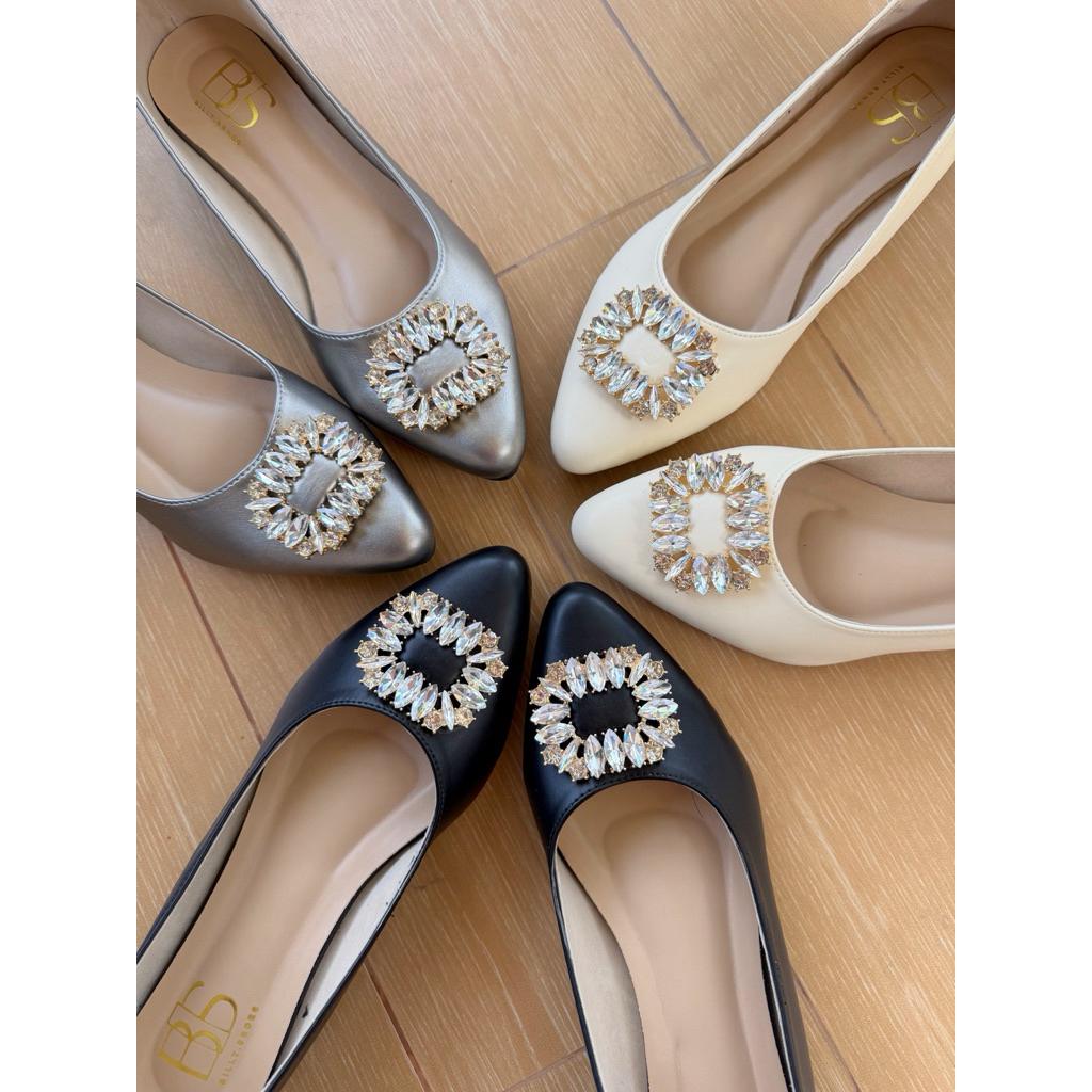 OK21รองเท้าหัวแหลมติดอะไหล่เพชรซับกำมะหยี่นิ่มมากคะ ทรงสวยรับหน้าเท้า