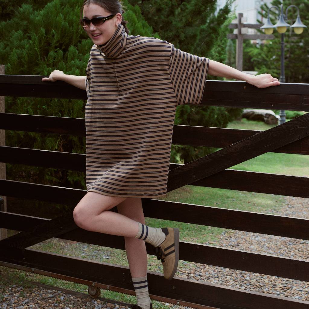 Fisherman Holiday Dress (เดรสทรงหลวมแขนสั้น)