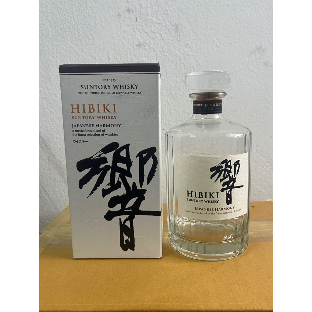 ขวด hibiki พร้อมกล่อง