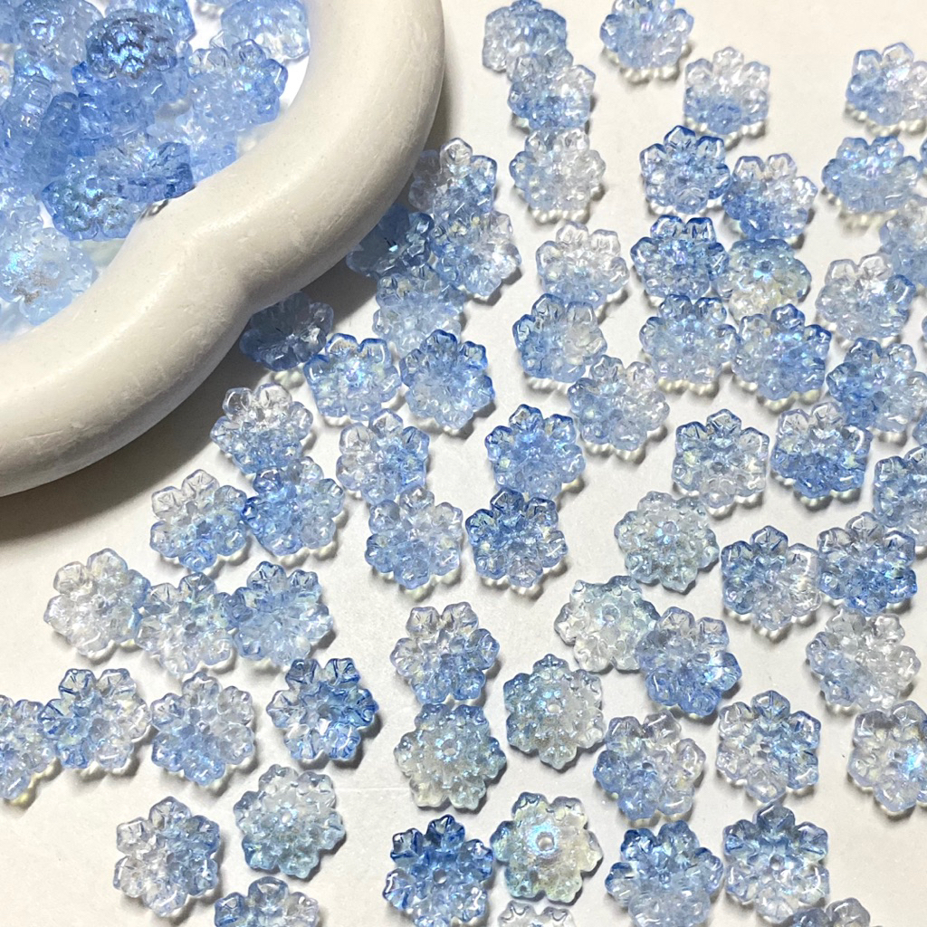 ลูกปัดดอกไม้แก้ว ดอกเกล็ดหิมะ ดอกกลีบแหลม บรรจุ 10 ชิ้น สำหรับงาน DIY สินค้าพร้อมส่งในไทย