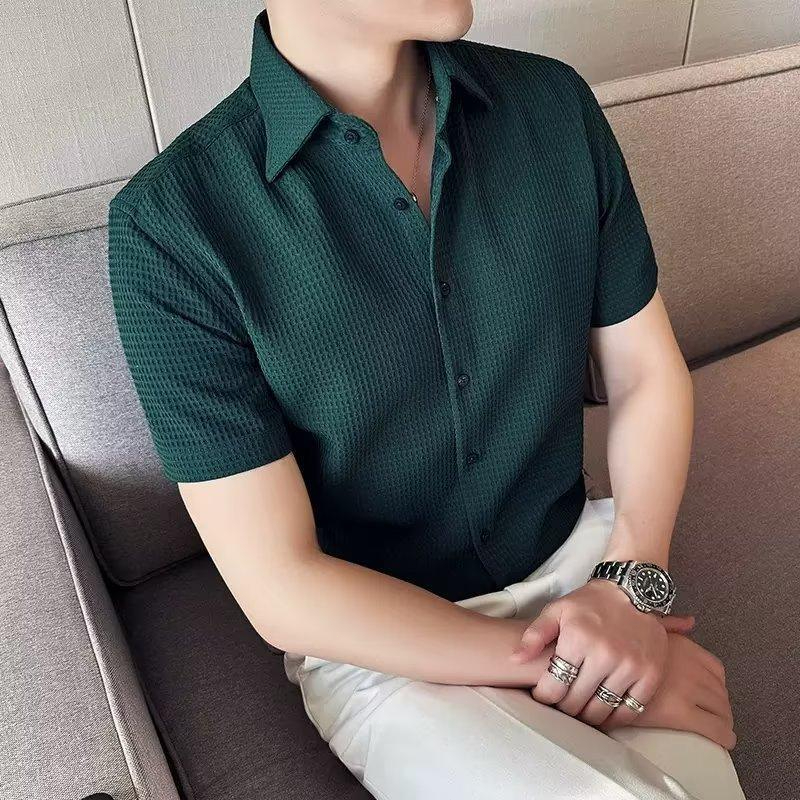 [จัดส่งในพื้นที่] เสื้อโปโลวาฟเฟิลสไตล์เกาหลีสำหรับผู้ชาย ทรงหลวมย้อนยุค แขนสั้นคอปกลำลองฤดูร้อน