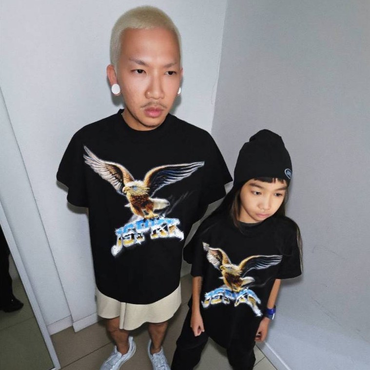 Jspkk run fast joke hard ดีไซน์การเฟด Sun Fade แบบ Handmade เป็นเอกลักษณ์ ตัวเสื้อผลิตจากผ้า Cotton 100%