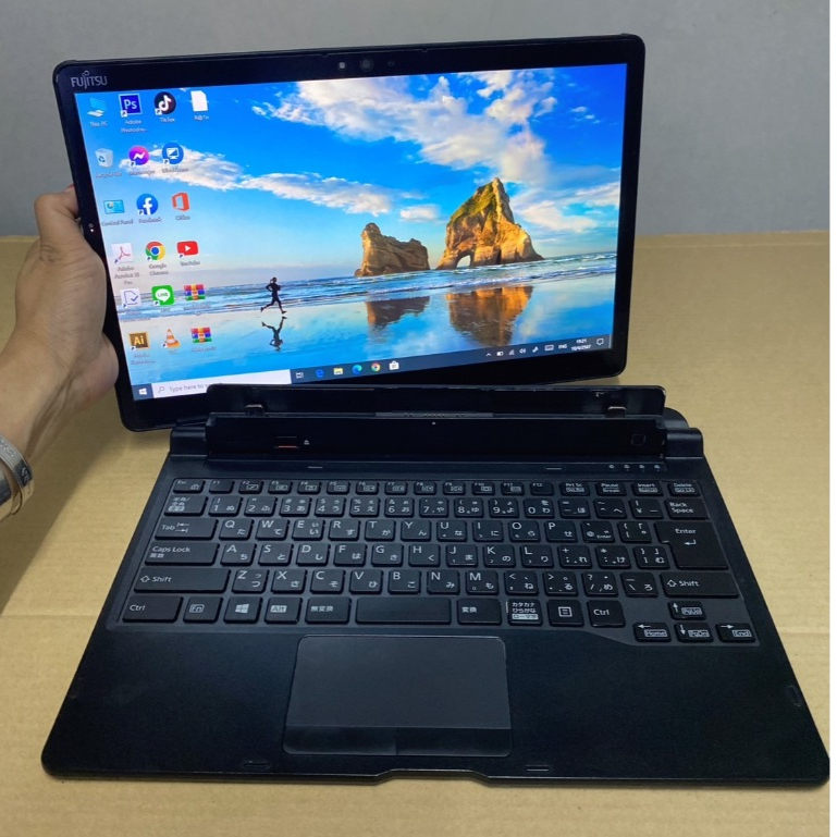 แท็บเล็ต 2in1 Fujitsu ArrowsTab Q739/AE(RAM:4GB/SSD:128GB)มือสองสภาพดี พร้อมคีย์บร์อดและปากกาตรงรุ่น