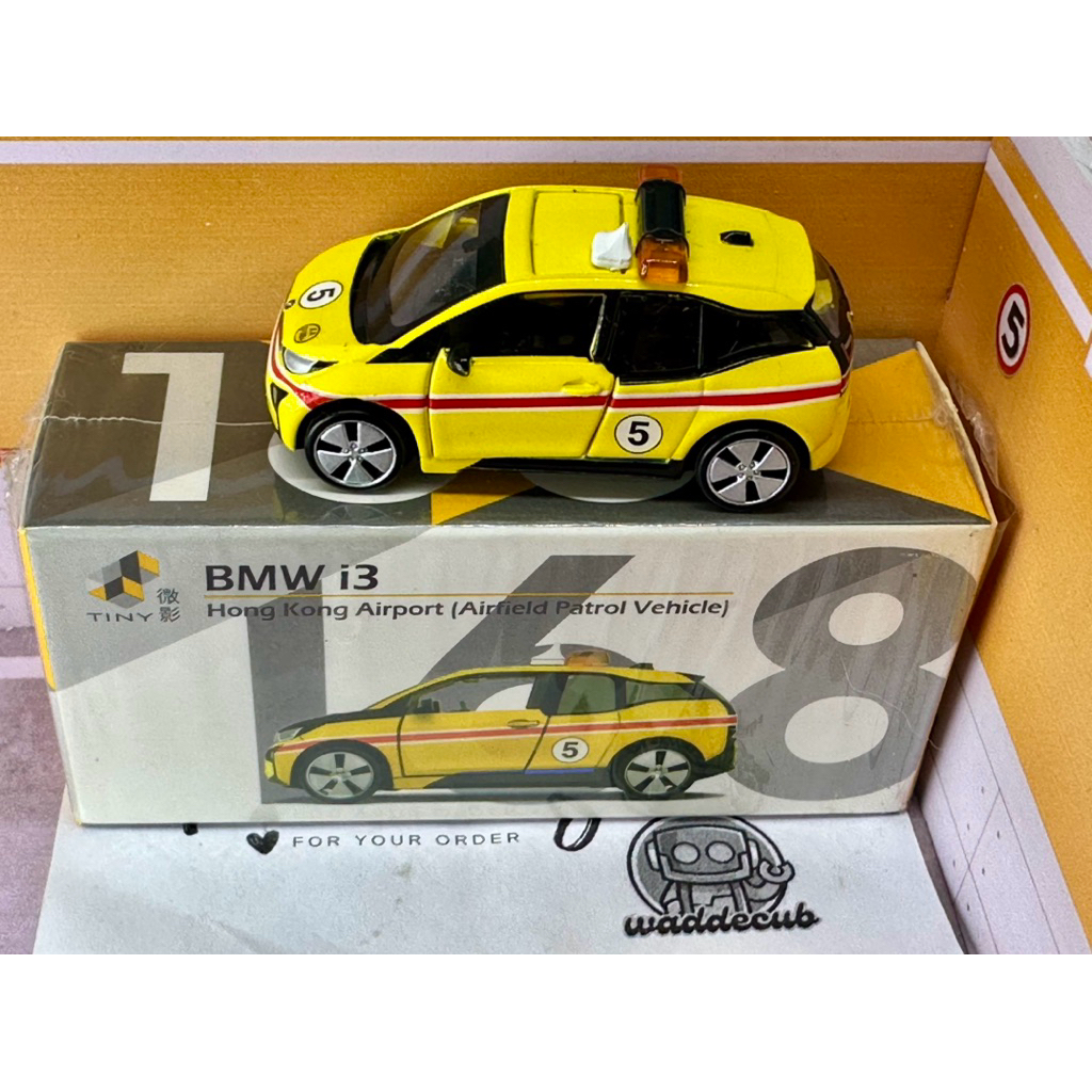 ✈️(พร้อมส่ง) BMW i3 HONGKONG AIRPORT 1/64 TINY 1/64 หายาก แกะถ่าย รถสวย ราคาถูก สภาพดีมาก 99%
