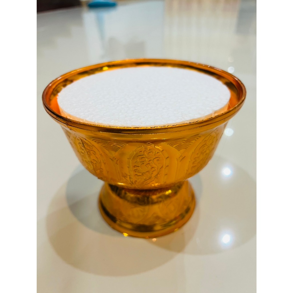 พานรัฐธรรมนูญ พานลาว พานสีทอง+โฟม ขนาด 16 ซม. พาน+โฟมพร้อมจัดดอกไม้ได้เลย  พานสีทองสดใส ของใหม่ๆๆ สวยมาก ลายไทย