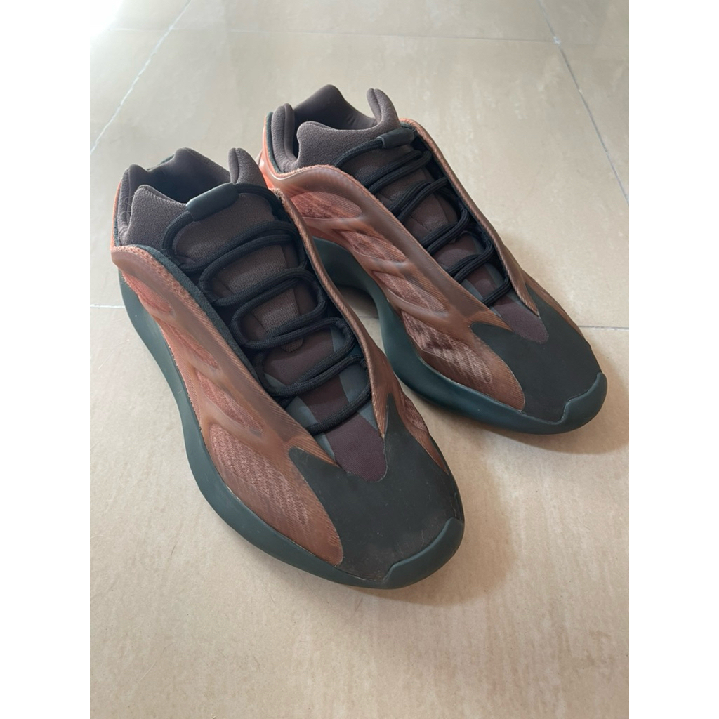รองเท้าผ้าใบ Adidas Yeezy YEEZY 700 V3 "Copper Fade" (มือสอง 11US)