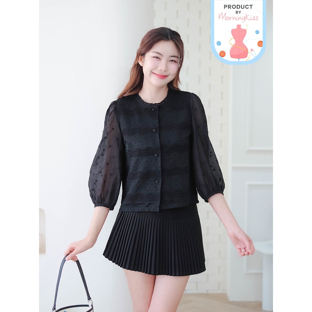 01-371 เสื้อลูกไม้ตัดต่อแขนบอลลูน Tiana Black Flora Blouse - 7 ไซส์