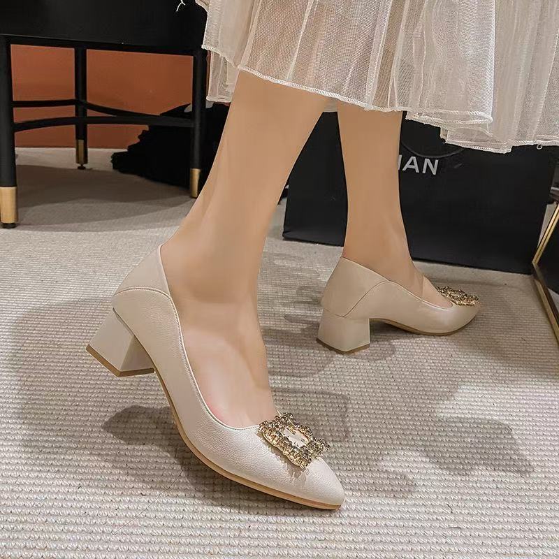 Aura ส้นสูงผู้หญิง2 นิ้ว สไตล์เกาหลี สีเบจ สำหรับผู้หญิง เหมาะกับงานโรงเรียน-ออฟฟิศ หนังจริง เรียบหรู - รูปที่ 2