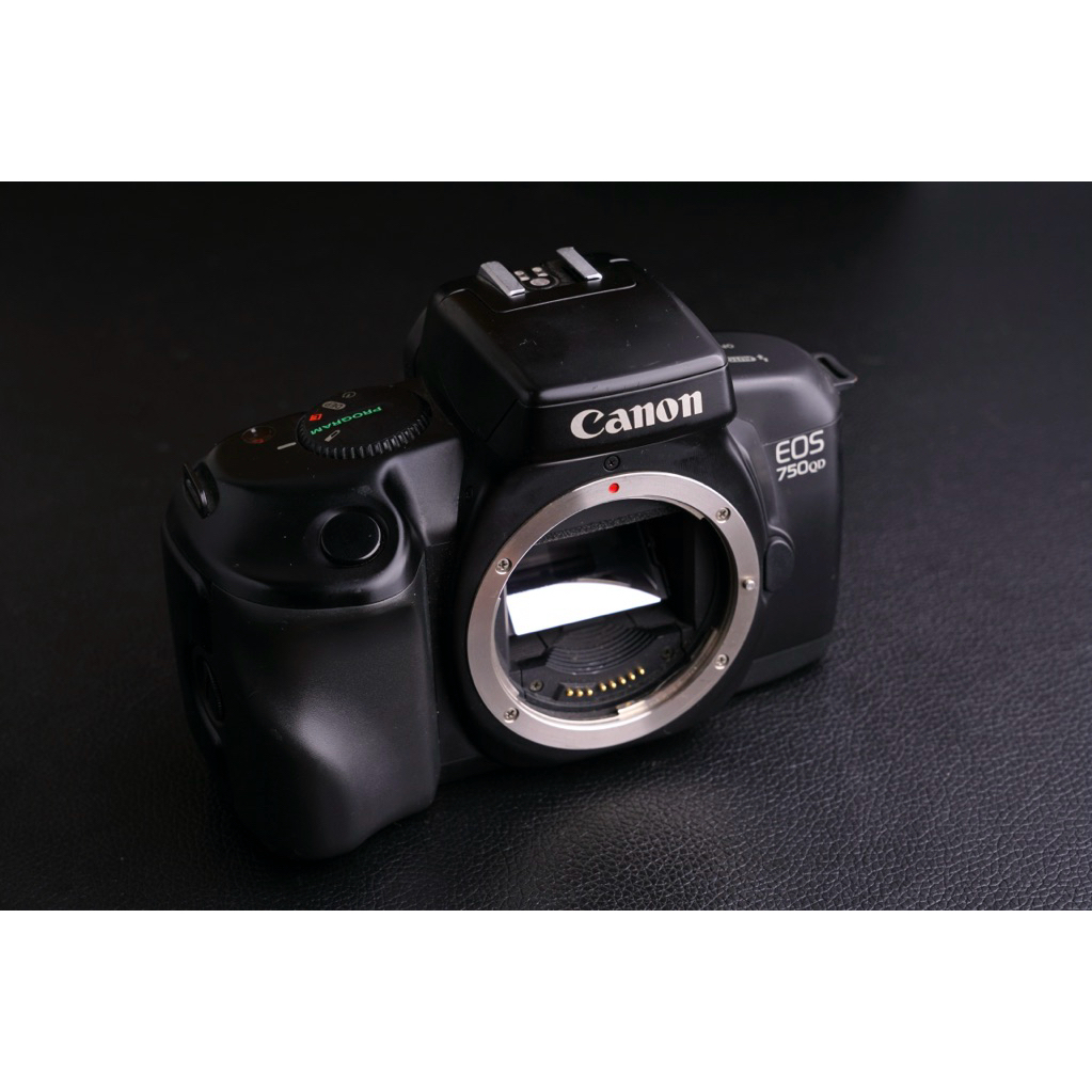 canon eos 750qd body  กล้องฟิล์ม slr auto focus ใช้งานง่าย เหมาะสำหรับมือสมัครเล่นๆไปจนถึงมืออาชีพ