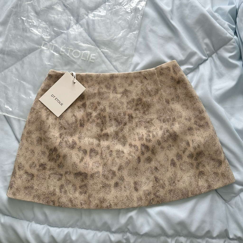 IN BY IN Leopard skirt (ส่งต่อมือ 1 ป้ายห้อย ไม่เคยใส่)