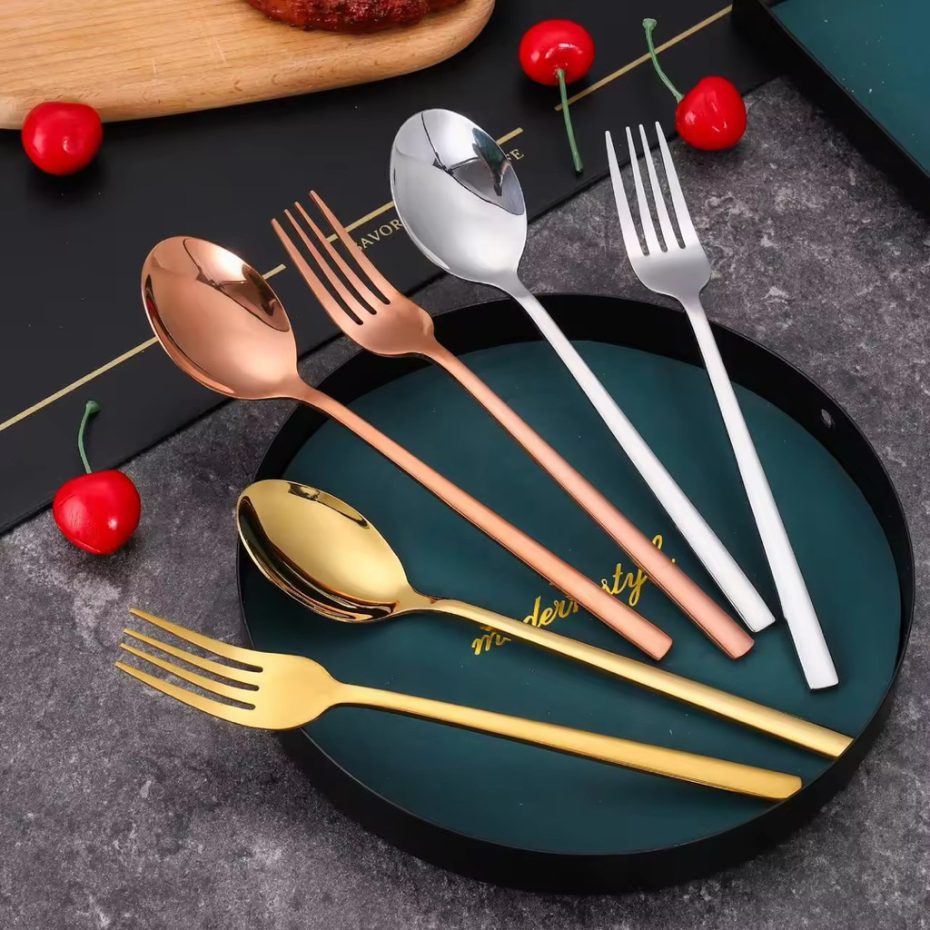 ช้อนส้อมเกาหลี USA ทำจากสแตนเลส ขนาด ยาว 19.5*กว้าง 4.2 cm มี 3 สี สีเงิน(6 คู่ ) สีทอง(6 คู่ ) และสีโรสโกล์ด(6 คู่ )