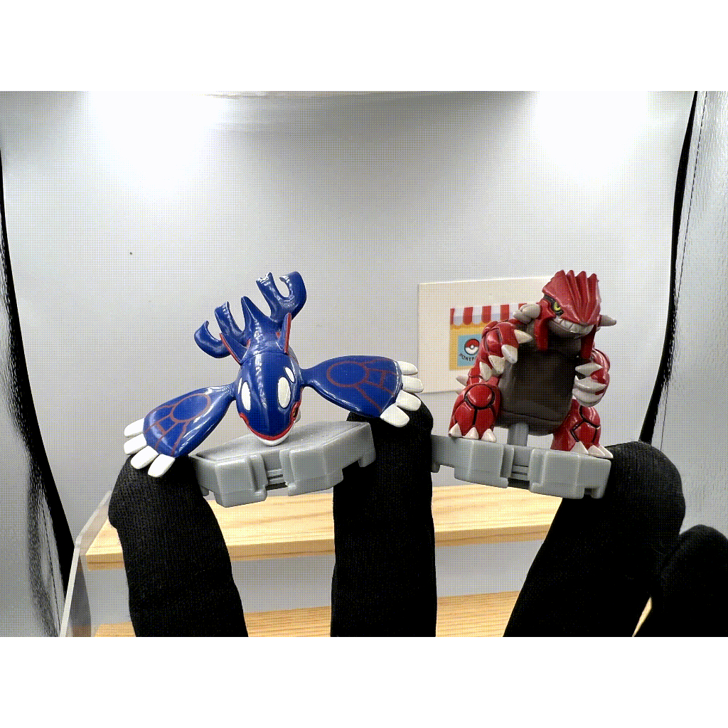 Pokemon Moncolle Plus set of 2 : Kyogre and Groudon