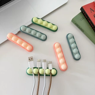 ที่แขวนสายชสร์จ สายUSB 🔥DAYLAN ที่จัดระเบียบสายไฟ สายเคเบิล แก้ปัญหาสายไฟยุ่งเหยิง เพิ่มพื้นที่โต๊ะทำงาน ( 5ช่อง)
